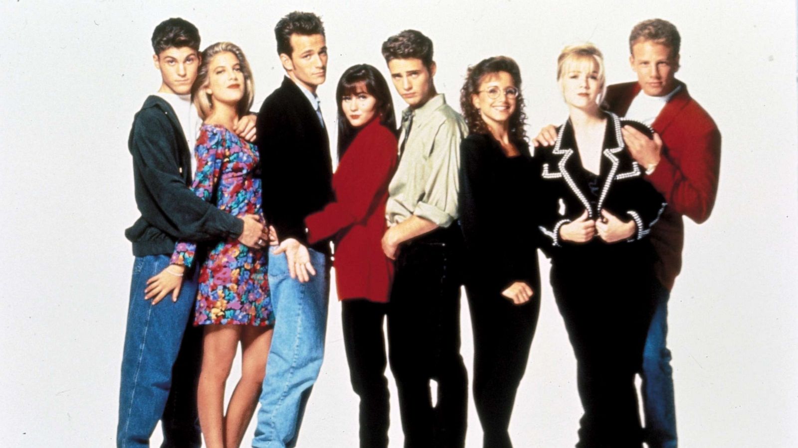 PHOTO: The cast of Beverly Hills 90210.