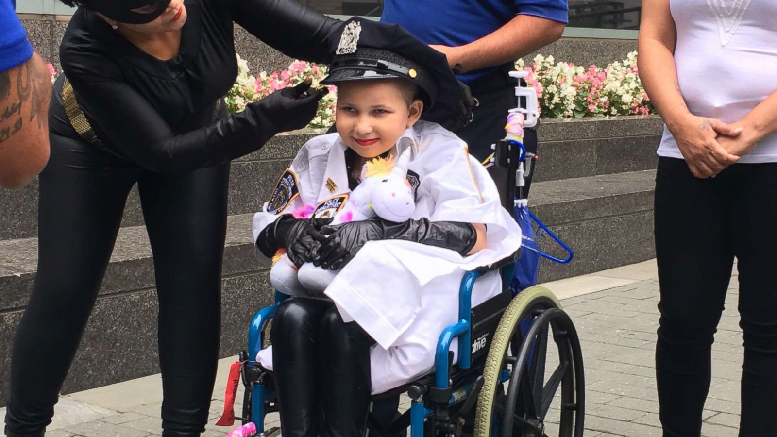 PHOTO: A 9-year-old cancer patient, Aniya Ardon, got a special ceremony as an honorary chief officer of the NYPD on her last day at NewYork-Presbyterian Morgan Stanley Children's Hospital.