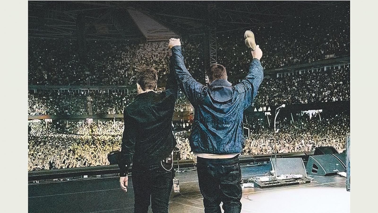 PHOTO: Poster for "Oasis: Don't Look Back in Anger."