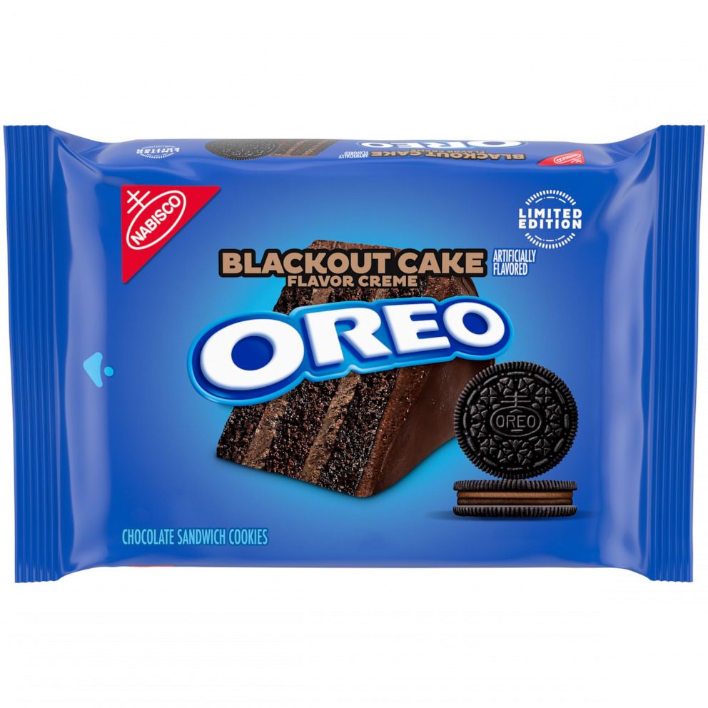 PHOTO: A new limited-edition blackout cake flavor creme Oreo cookies.