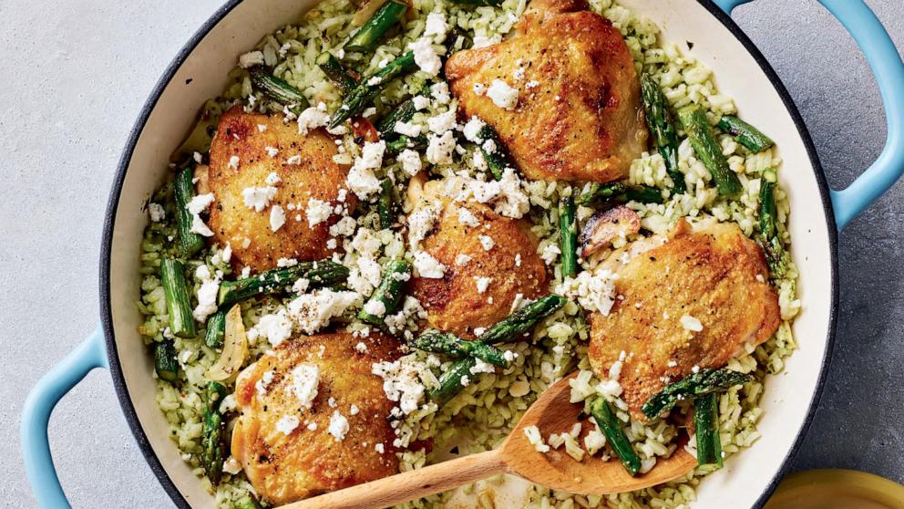 PHOTO: One-skillet chicken and pesto rice with asparagus.