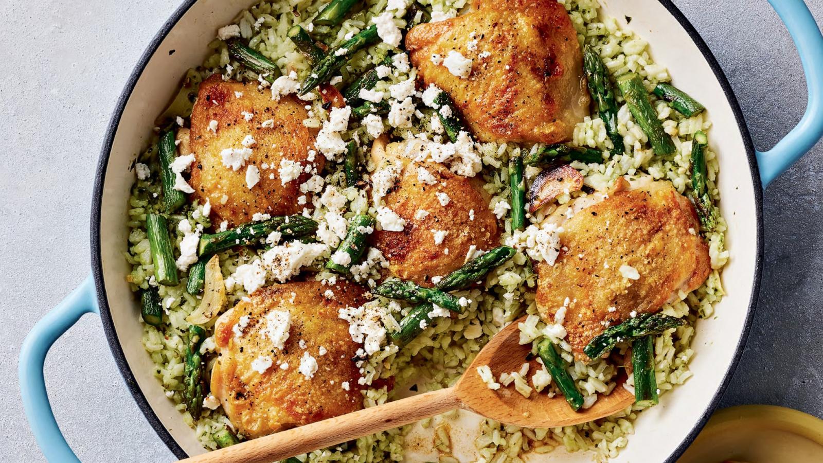 PHOTO: One-skillet chicken and pesto rice with asparagus.