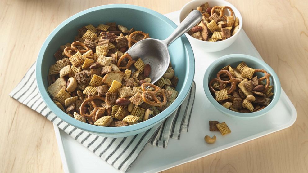 How to make classic snacks at home: Chex Mix 2 ways, sweet or savory - Vimarsana News