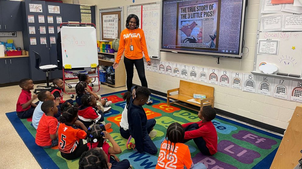 PHOTO: Anyunna Phillips teachers kindergartners at Barack H. Obama Elementary Magnet School of Technology in Atlanta.