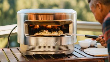 Roccbox: Mini Pizza Oven with the Right Stuff