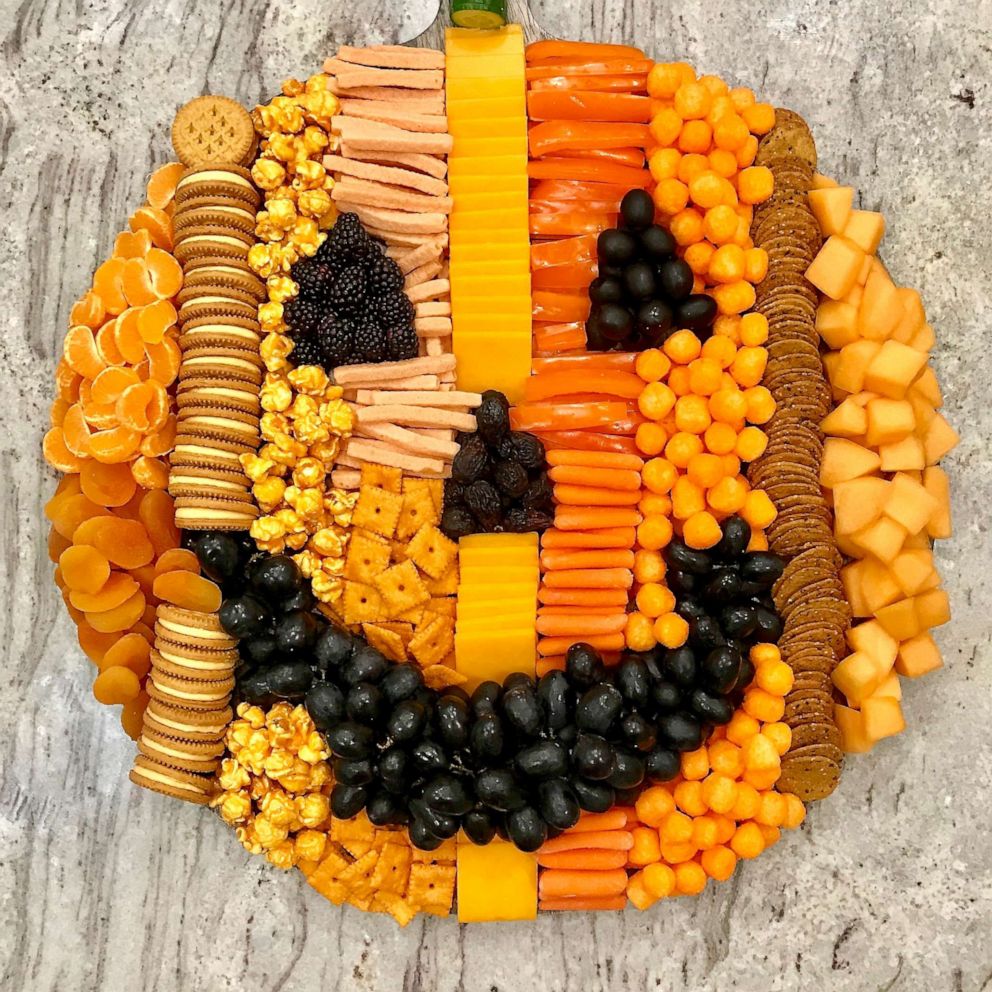 VIDEO: The ‘Snack-O-Lantern’ is the ultimate Halloween-themed spread 
