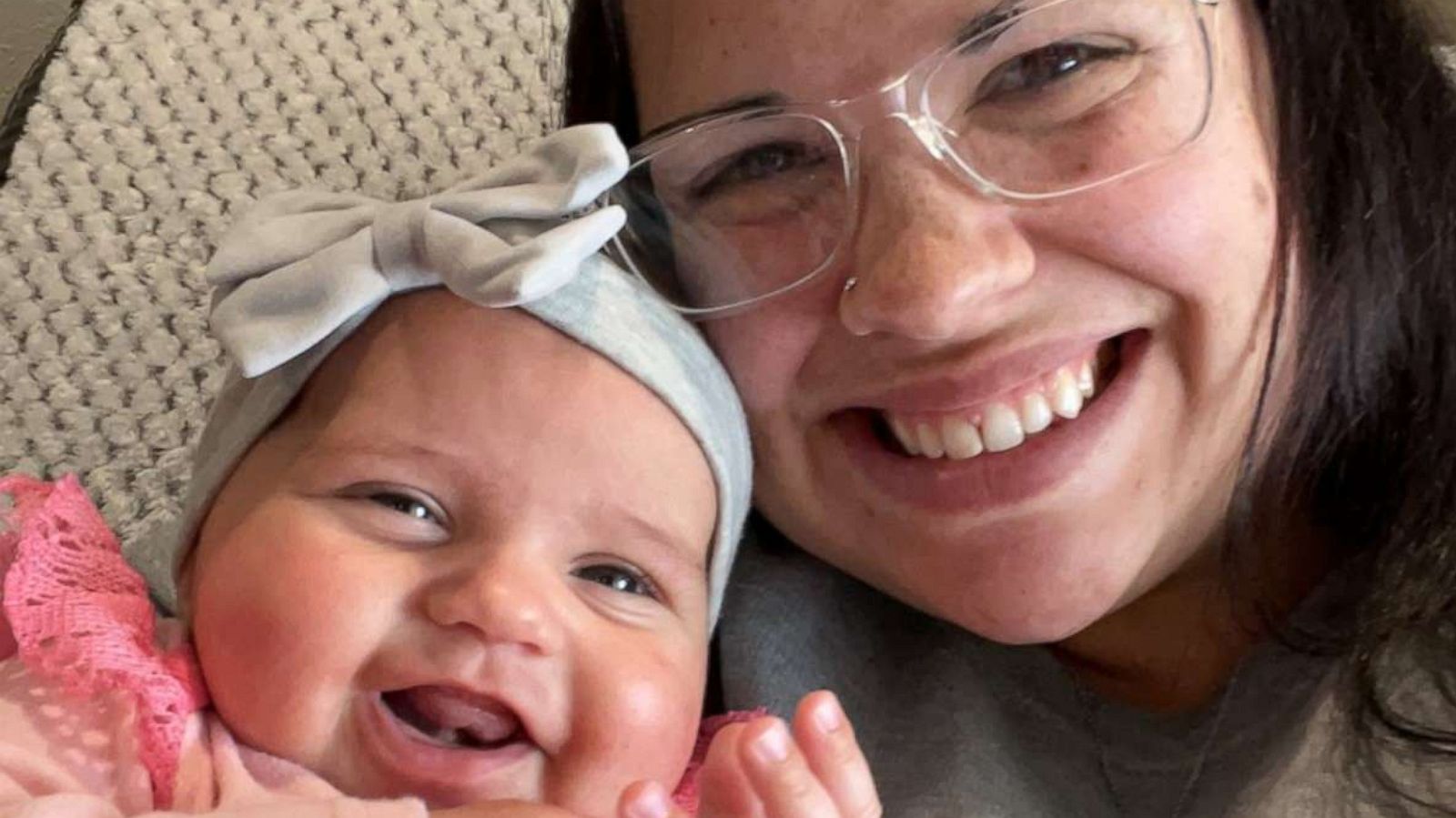 PHOTO: Hannah Brand, of Nebraska, holds her infant daughter Paitynn.