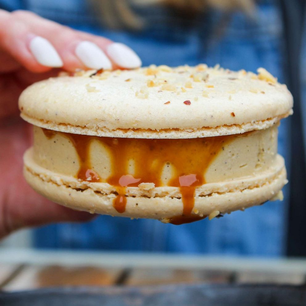 VIDEO: Stay cool and chic this summer with these macaron ice cream sandwiches 