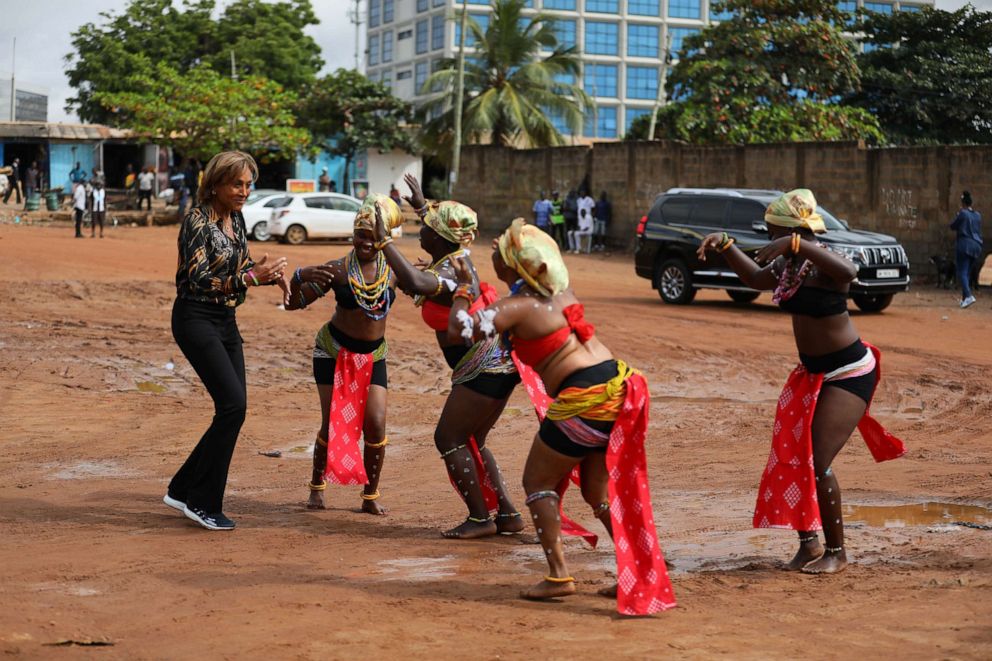 PHOTO: Good Morning America's Robin Roberts (left) performs traditional dances with dancers at the Accra Art Centre, on Tuesday, Sept. 27, 2022 in Accra, Ghana. (Nipah Dennis AP Images for Good Morning America)