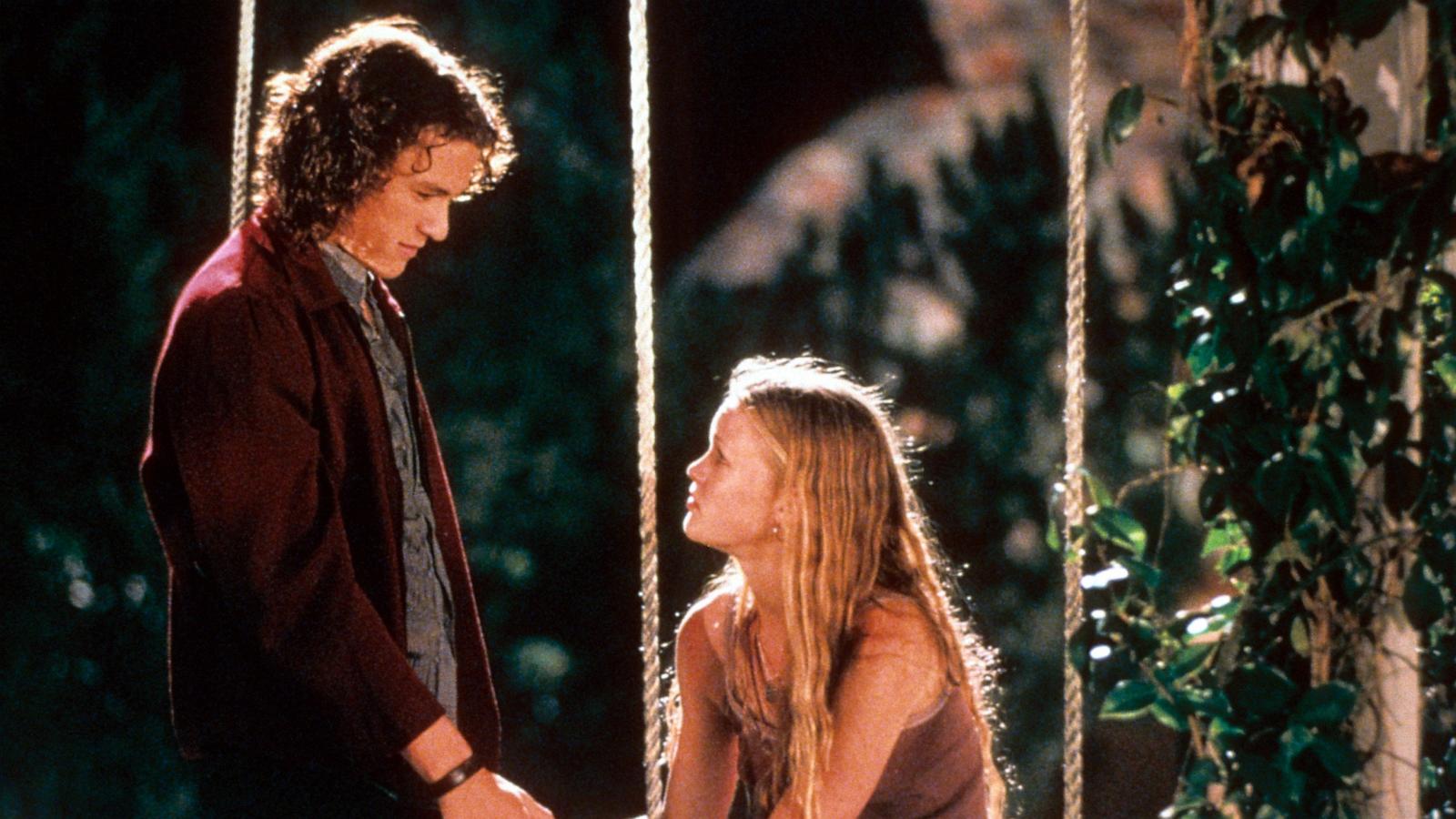 PHOTO: Heath Ledger and Julia Stiles at swing in a scene from the film '10 Things I Hate About You', 1999.
