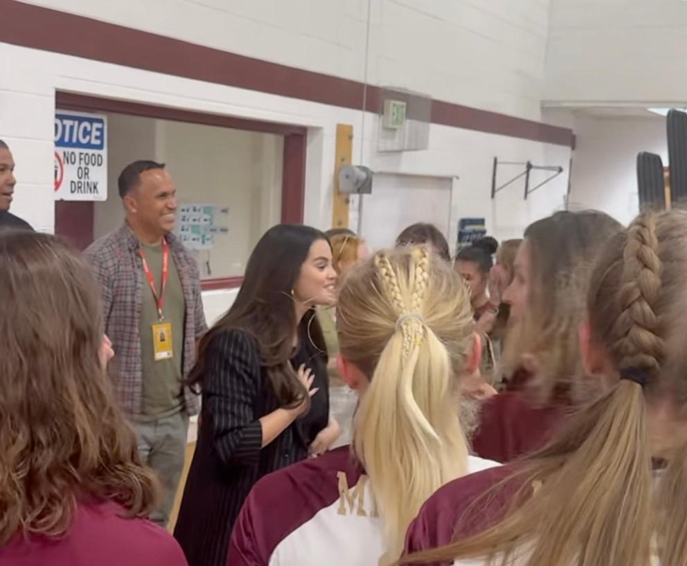 PHOTO: Selena Gomez makes a surprise appearance to a girls' volleyball team at Telluride High School in Telluride, CO, Aug. 31, 2024.