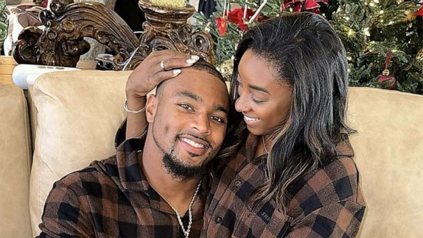 Simone Biles and fiance Jonathan Owens cozy up in matching PJs for the ...