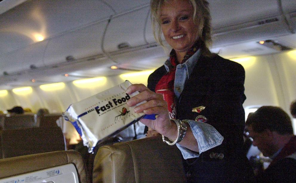 PHOTO: Canadians fly from Buffalo on Southwest Airlines, Jan. 1, 2010.