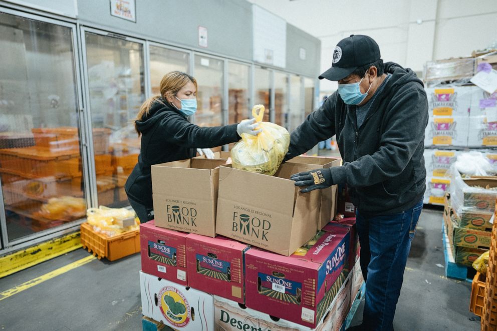 PHOTO: Starbucks delivers products to a food bank for donation.