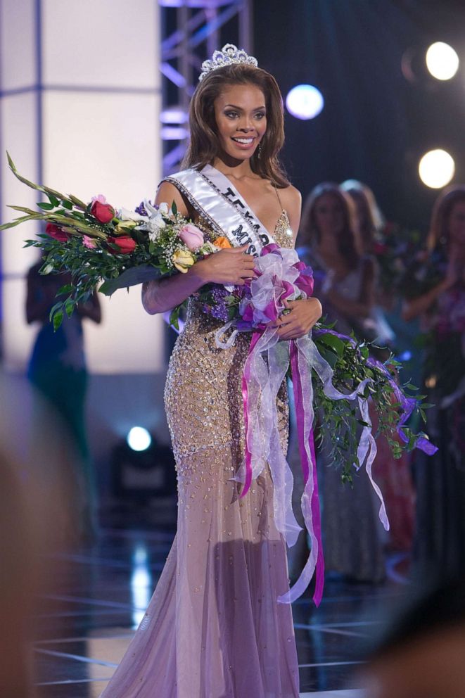 PHOTO: Crystle Stewart is crowned Miss USA 2008 in Las Vegas.
