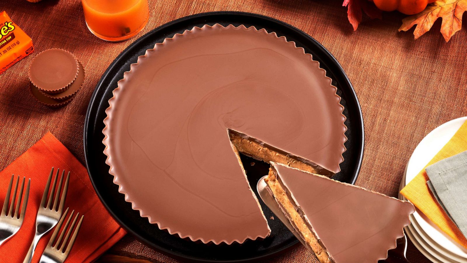 PHOTO: Reese's peanut butter cup in a pie pan.