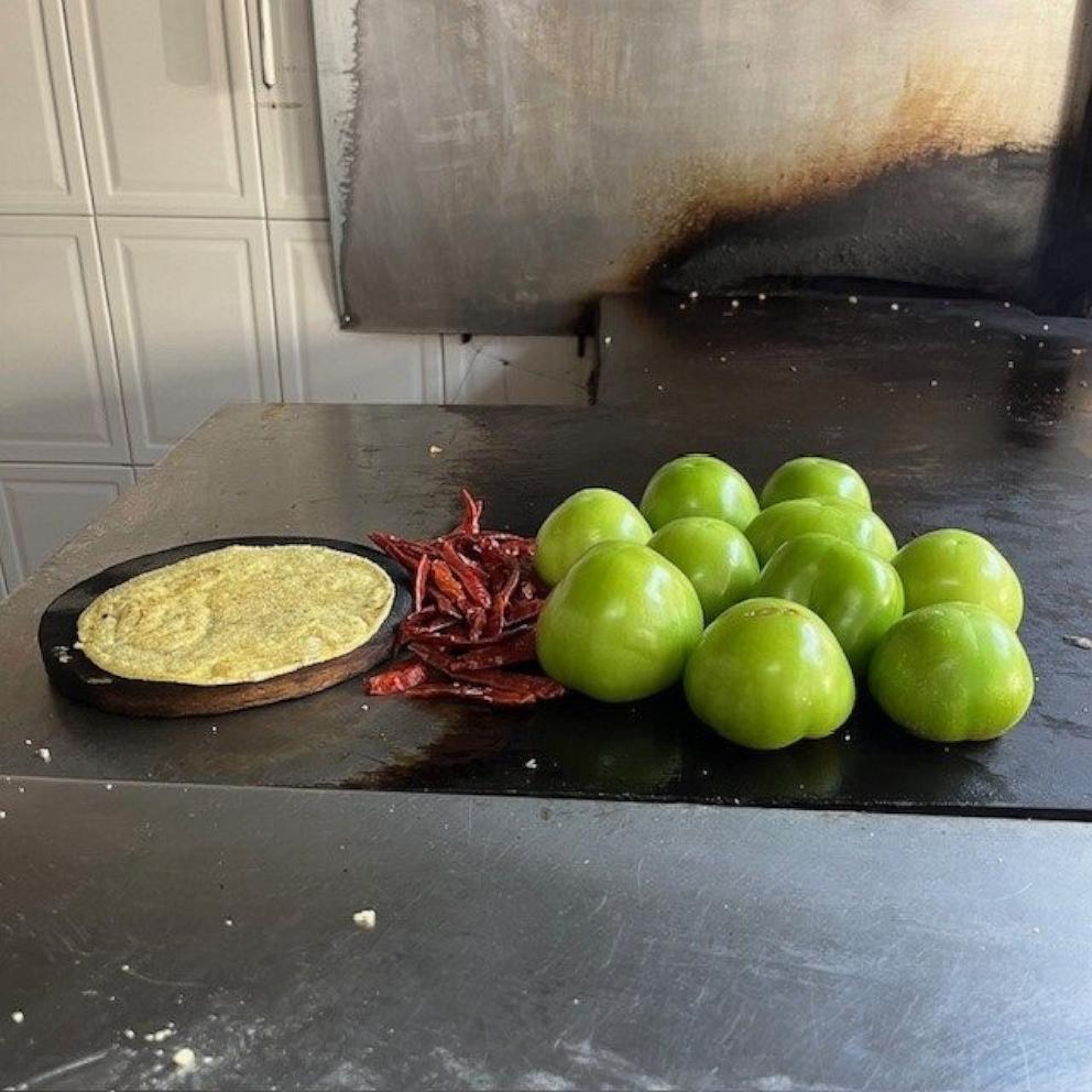 PHOTO: The flat top grill inside Taquería El Califa de León in Mexico City.