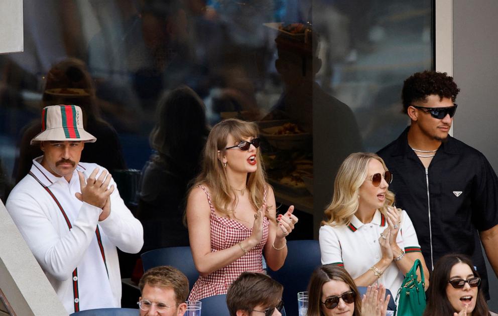 PHOTO: Singer Taylor Swift and Kansas City Chiefs' Travis Kelce are seen during the final match between Italy's Jannik Sinner and Taylor Fritz of the U.S. at the U.S. Open in New York City, Sep. 8, 2024.