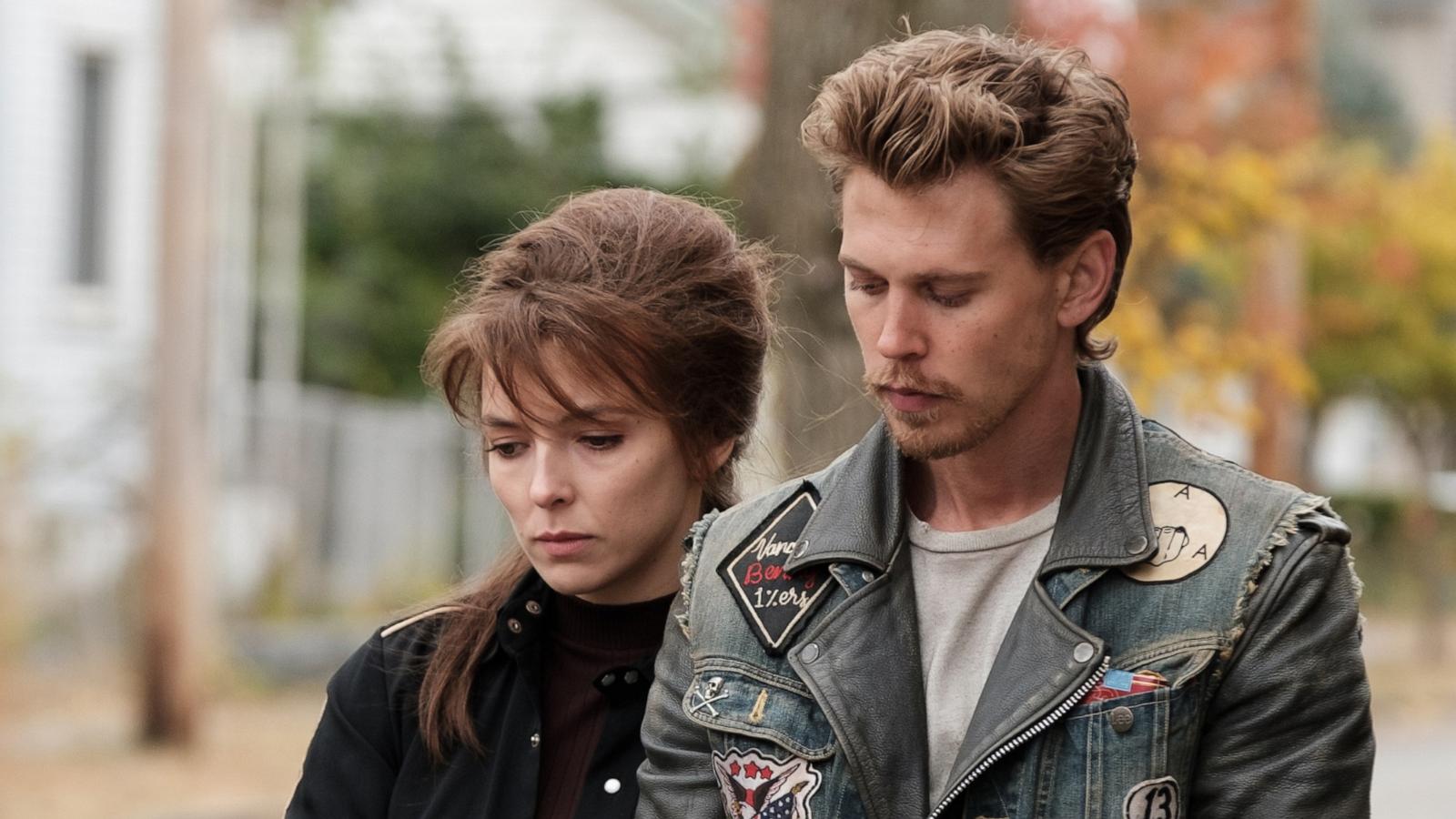 PHOTO: Jodie Comer as Kathy and Austin Butler as Benny in "The Bikeriders."