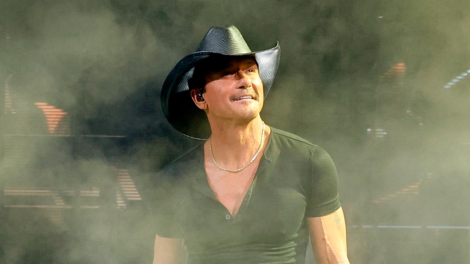 PHOTO: Tim McGraw Standing Room Only Tour