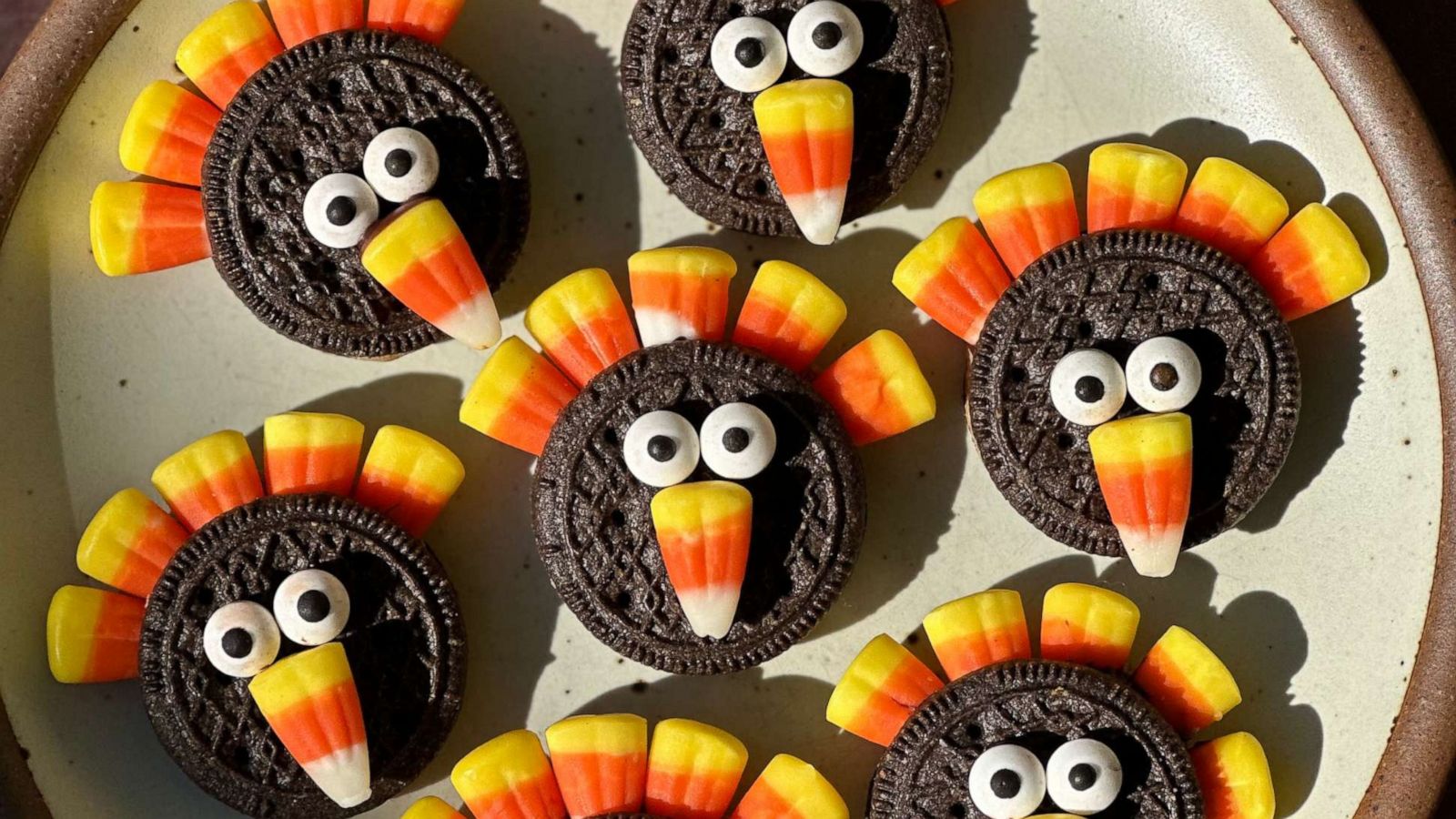 PHOTO: Oreo turkeys for Thanksgiving.