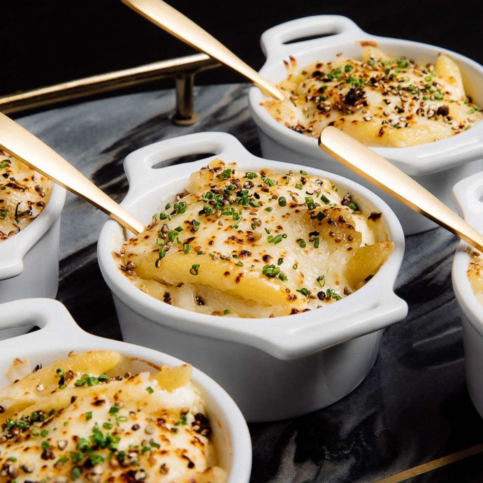 PHOTO: Wolfgang Puck's iconic mac and cheese