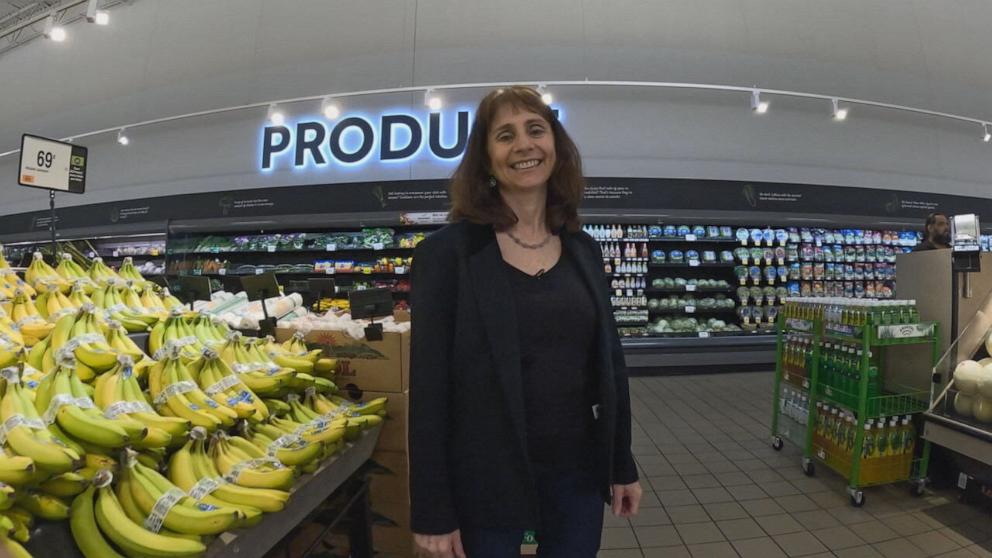 PHOTO: Pam Koch, Mary Swartz Rose associate professor of nutrition and education at Teachers College, Columbia University, stands in the produce section of a Stop & Shop in New Jersey.