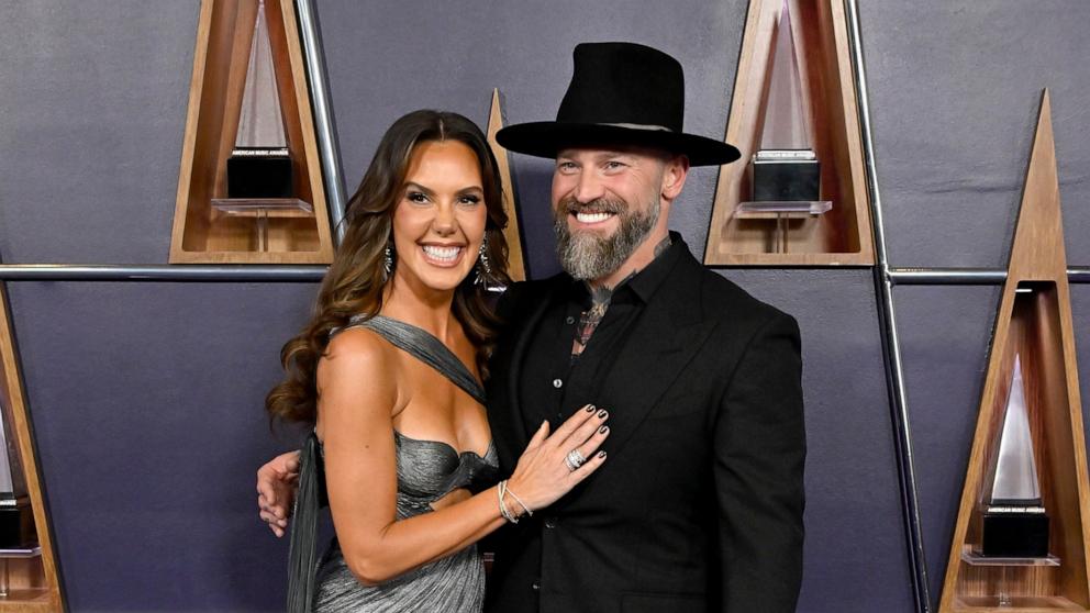 Kendra Scott and Zac Brown attend the 2025 American Music Awards on May 26, 2025 in Las Vegas, Nevada. 