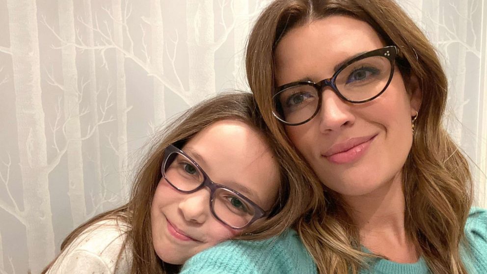 PHOTO: Tanja Babich, the morning anchor at ABC station WLS-TV in Chicago, wears eyeglasses alongside her 10-year-old daughter.