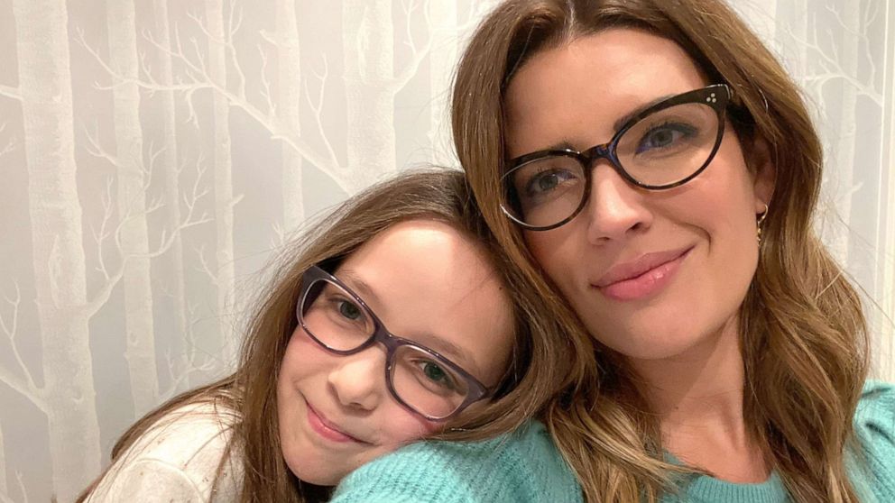 News Anchor Wears Glasses On Air To Show Her Daughter To Not Be Afraid