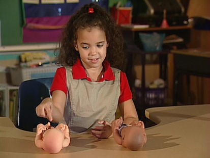 VIDEO: Famous 1940s test used dolls and kids to gain insight into race perspectives.