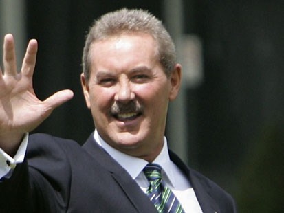VIDEO: Financial titan Robert Allen Stanford accused of fraud.