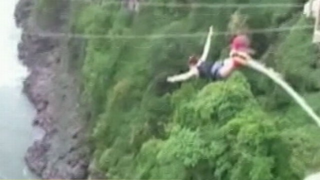 bungee jump cord snaps