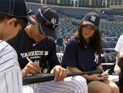 VIDEO: The "GMA" anchor and her sons play baseball with Alex Rodriguez.