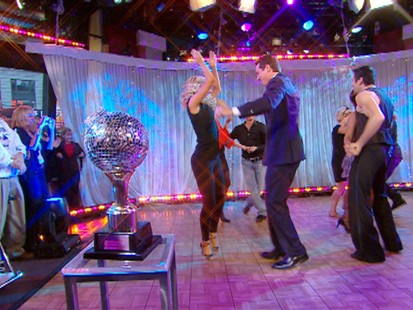 VIDEO: Finalists from "Dancing With the Stars" take their last dances.