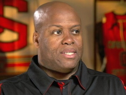 VIDEO: Basketball coach big brother takes GMA inside Michelle Obamas family.