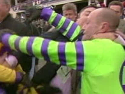 VIDEO: Jockey Fight