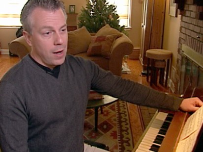 VIDEO: A medical treatment helped singer Michael Nieman fight papilomatosis.