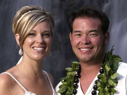 VIDEO: "Jon and Kate" calls it quits after 10 years of marriage.