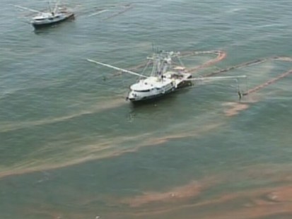 VIDEO: Some experts estimate 50,000 barrels a day could be leaking out of the well.