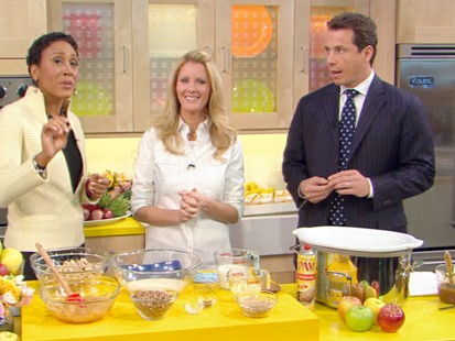 VIDEO: Sandra Lee prepares recipes from "Money Saving Slow Cooking."