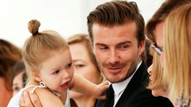 David Beckham arrives in New York with kids — looking like trendy