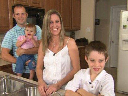 VIDEO: Texas woman is hit by lightning while standing in her kitchen.