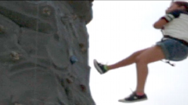 11 Year Old Falls Off Rock Climbing Wall Video Abc News