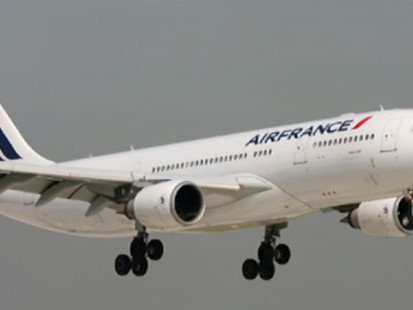 VIDEO: Air France Flight drops off the radar screen not long after take-off.