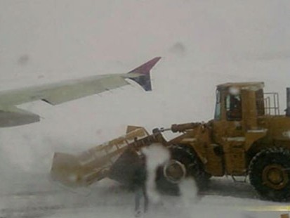 VIDEO: Snowpocalypse: Winter Storm Blasts East Coast
