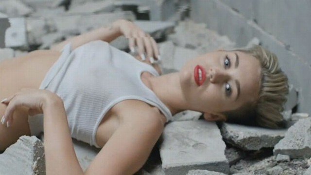 See Miley Cyrus Naked In Wrecking Ball Video Abc News 4736