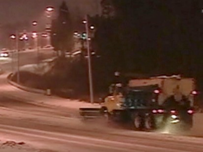 VIDEO: Winter storm snarls air traffic; some flights canceled even before storm hits.