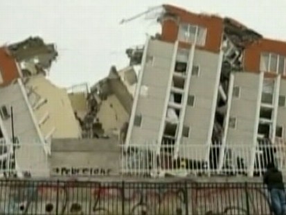 VIDEO: Authorities in Chile impose curfew and use tear gas to control looting.