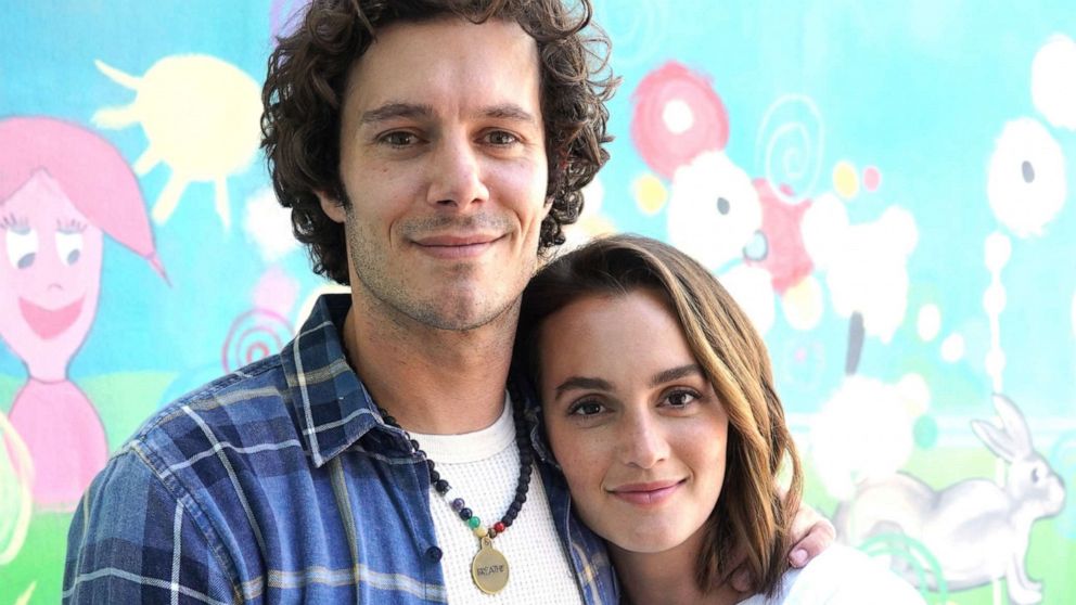 VIDEO: Is Adam Brody or Leighton Meester the good cop in their family?